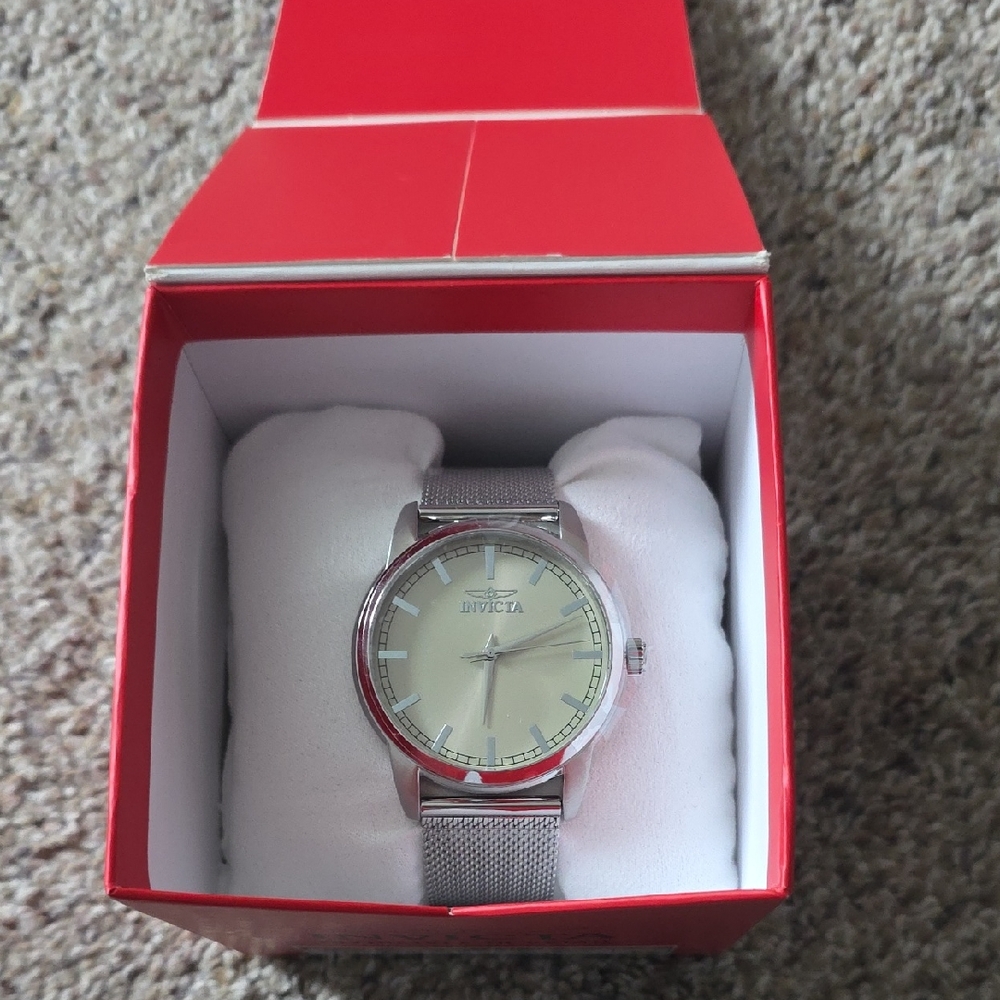 Invicta Silver Mesh Men's Watch with Cream Dial